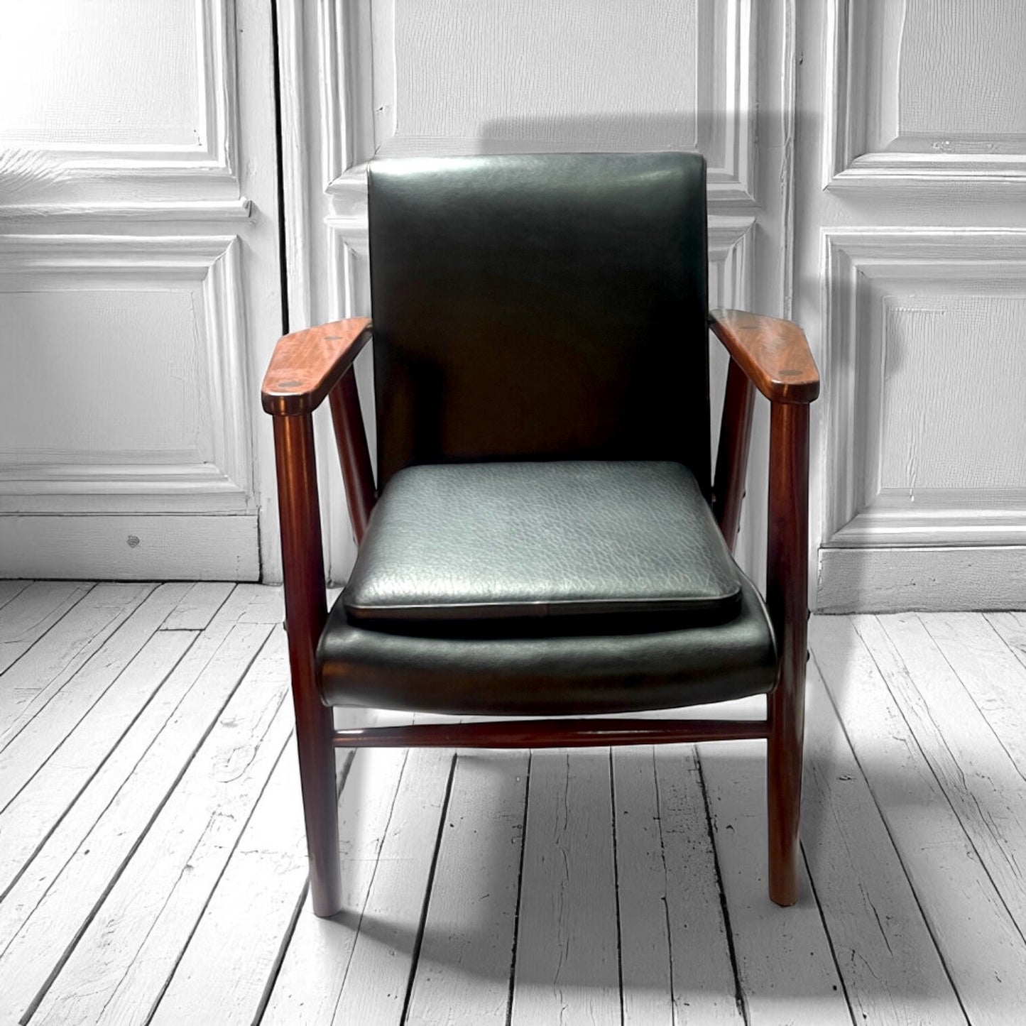 Mid Century Modern Robin Day Hille Mahogany Desk Lounge Arm Chair