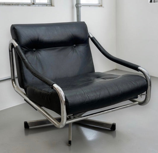 Tim Bates Pieff Alpha Original Black Leather & Chrome Swivel Lounge Chair 1960s