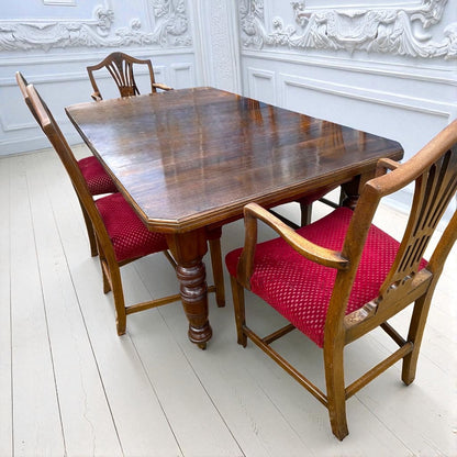 Set of 6 Antique Hepplewhite Style Dining Chairs (c.1800–1830) inc 2 carvers