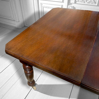 Antique Edwardian Mahogany Wind-Out Dining Table with Leaves & Turned Legs 1890
